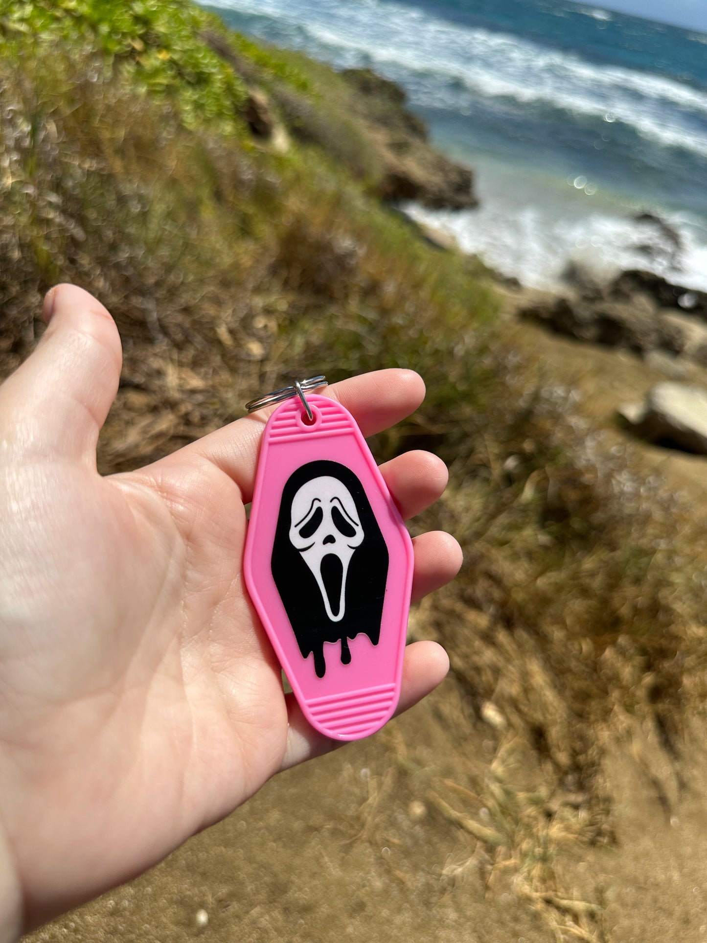 Scream motel keychain